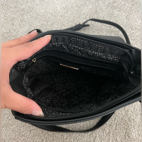 VICI Val Chain Convertible Backpack - Picture 4 of 4